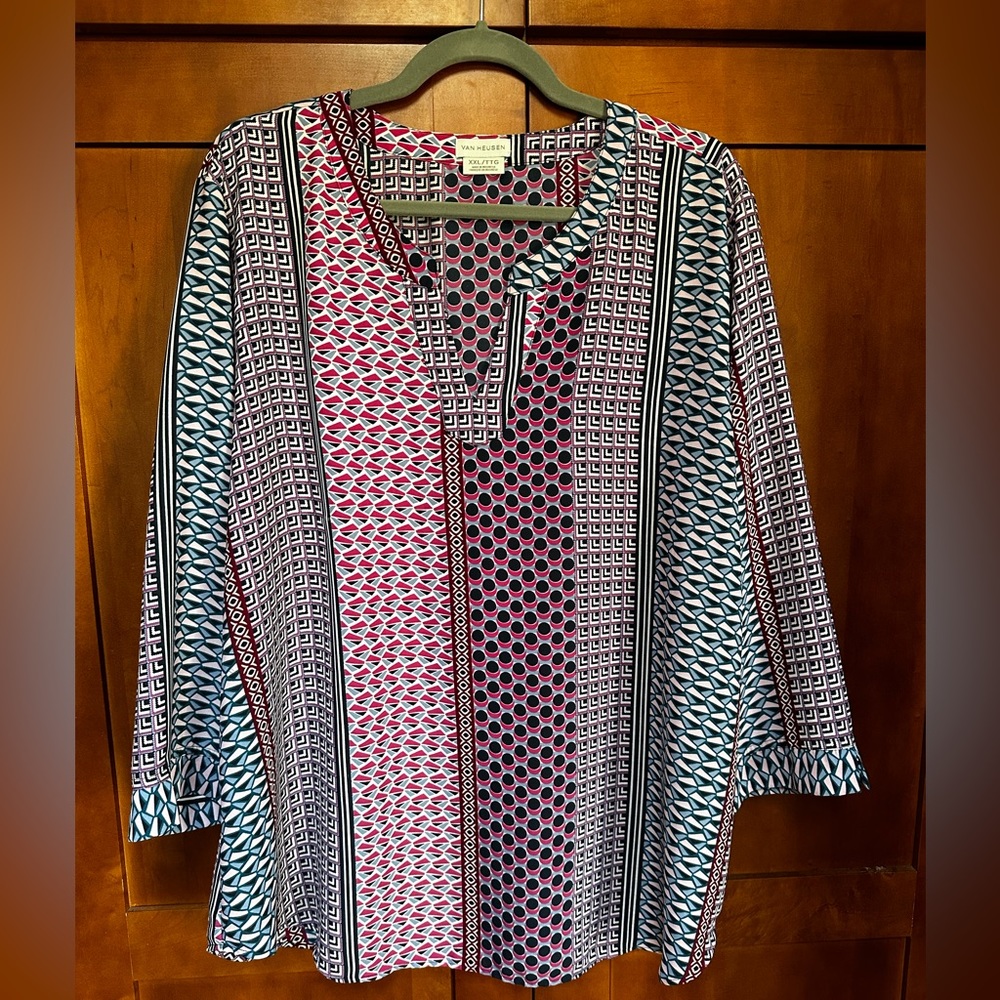 Van Heusen Women’s split neck Blouse XXL